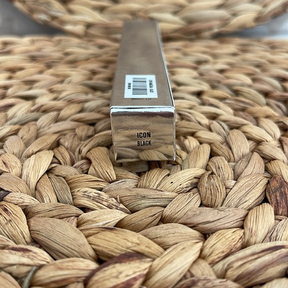 IL Makiage Icon Black Mascara - Picture 2 of 4